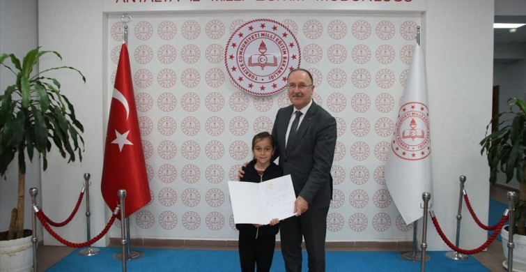 Nevşehirli Öğrenci Ayşe Pekşen Antalya'da