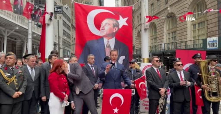 New York'ta Mehter Gösterisi Coşkuyla İslah Edildi