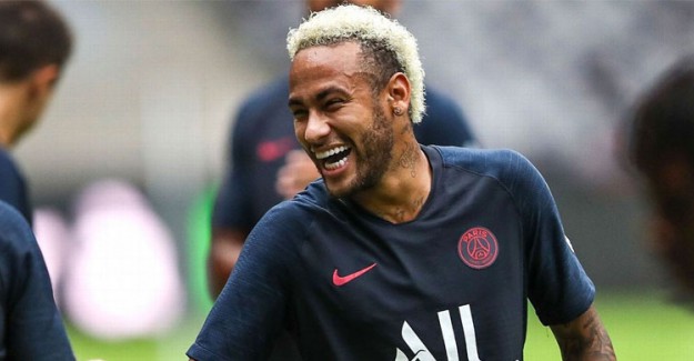 Neymar Barcelona'da! Yılın Transferi Gerçekleşti!