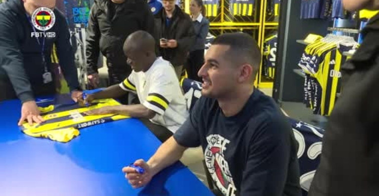 N’Golo Kante ve Levent Mercan İmza Gününde Taraftarlarla Buluştu