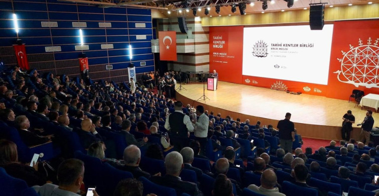 Niğde Belediye Başkanı Emrah Özdemir, Tarihi Kentler Birliği Encümen Üyeliğine Seçildi