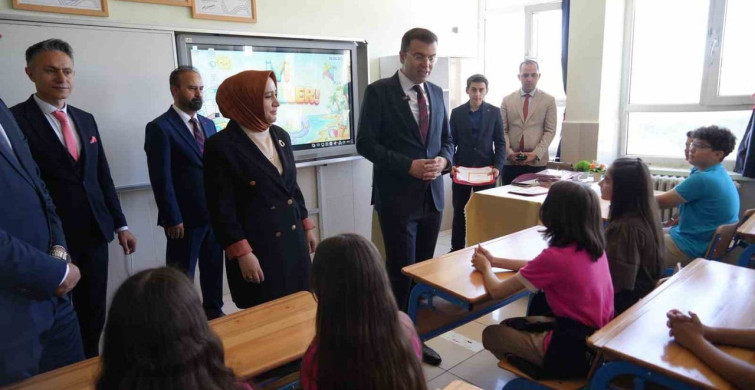 Niğde’de 67 bin 811 öğrenci karne heyecanı yaşadı