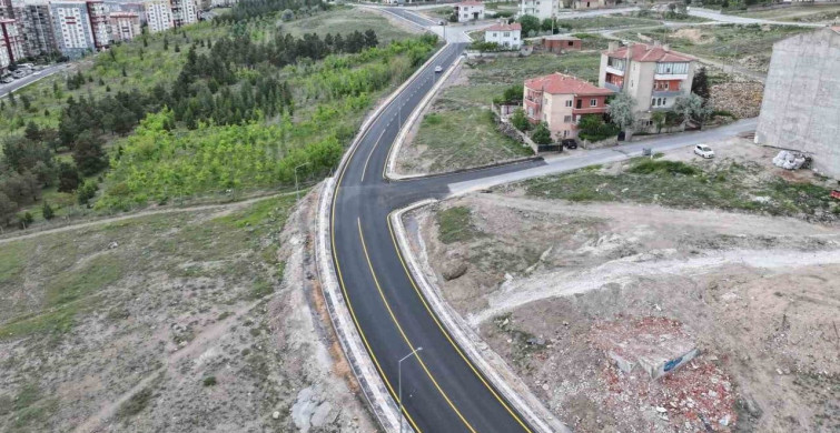 Niğde'de altyapısı tamamlanan yollar sıcak asfaltla yenileniyor