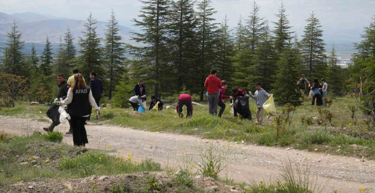 Niğde'de 'Orman Benim' Etkinliği: Yeşili Koru, Doğayı Severek Yaşa