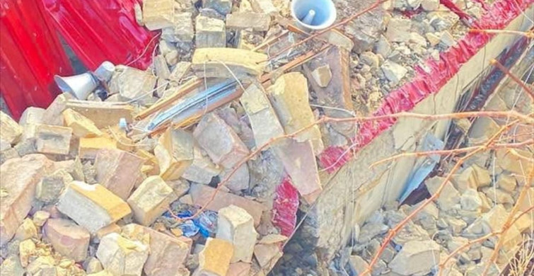 Niğde'de Şiddetli Fırtına Camii Minaresini Yıktı