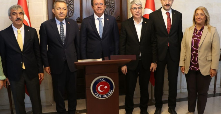 Nihat Zeybekci Kilis'te Türkiye Yüzyılı Toplantısında Konuştu