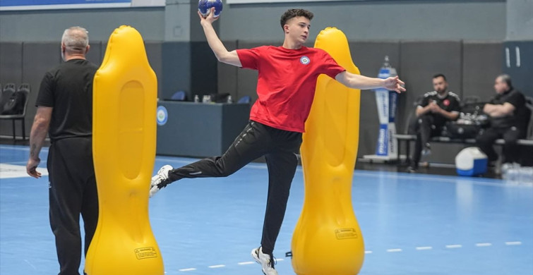 Nilüfer Belediyespor Hentbol Takımı Yarı Finale Koşuyor