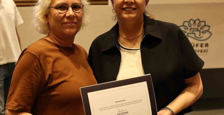 Nilüfer'de hijyen eğitimi tamamlayan kadınlara sertifika verildi