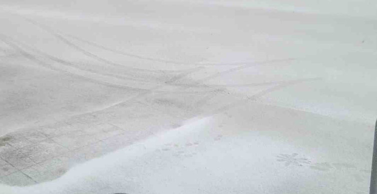 Nisan'ın Kış Sürprizi: Akdağ Beyaza Büründü