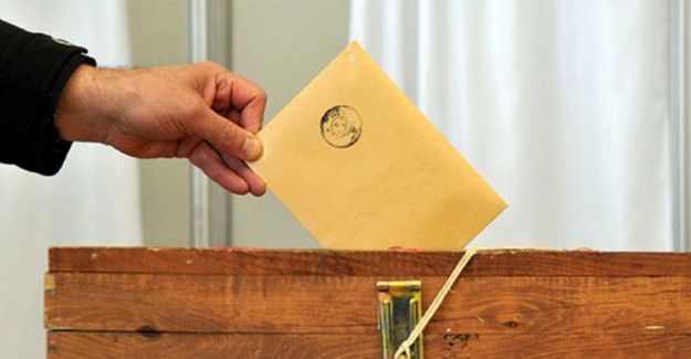 Nüfus Müdürlüğü'nden Uyarı: 363 Bin 555 Kişi Oy Kullanamayabilir