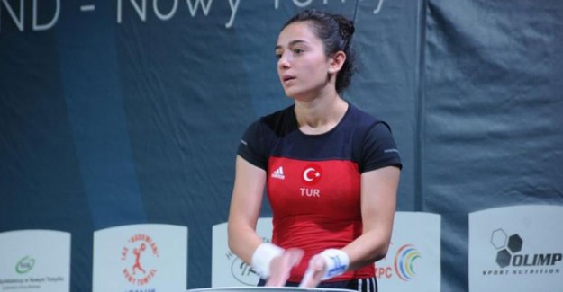Nuray Levent’ten Gümüş Madalya!