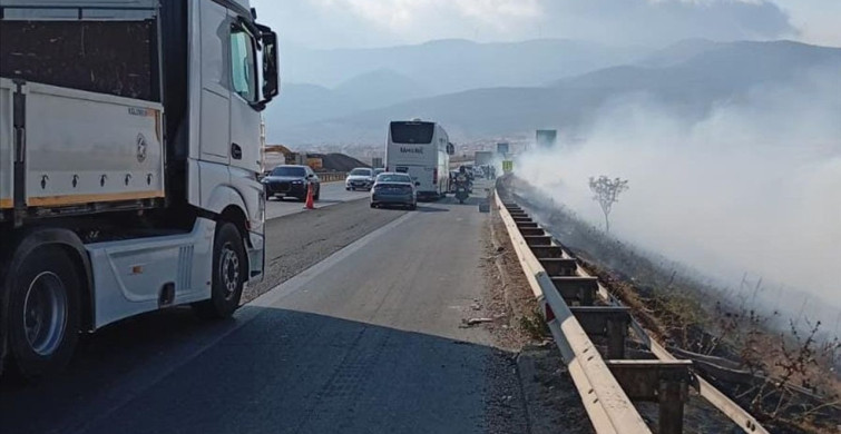 Nurdağı'nda Otoyol Kenarında Yangın Kontrol Altına Alındı
