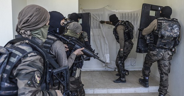 Nusaybin'de PKK Bina Patlattı: 6 Şehit!