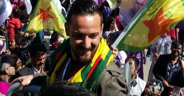 O Futbolcu Peşmerge Kıyafeti ile Nevruz'a Katıldı!