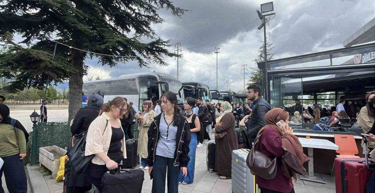 Öğrenciler Bolu Otogarı'nda Yoğunluk Oluşturdu