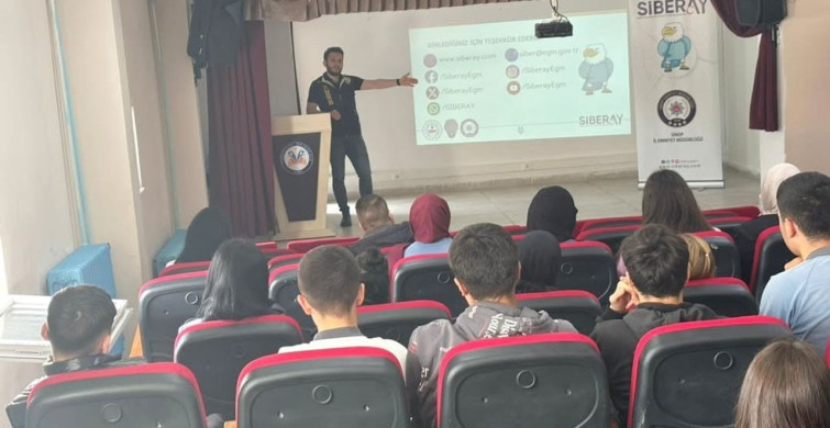 Öğrencilere Güvenli İnternet Eğitimi Verildi
