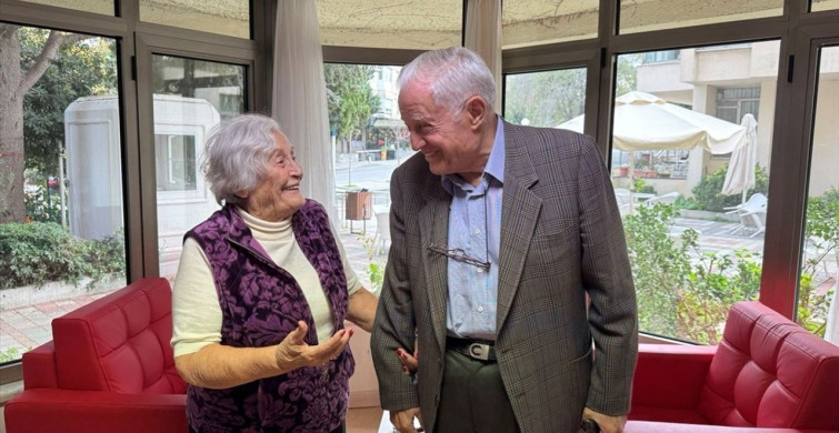 Öğretmen ve Öğrencisi 70 Yıl Sonra Aynı Huzurevinde Buluştu