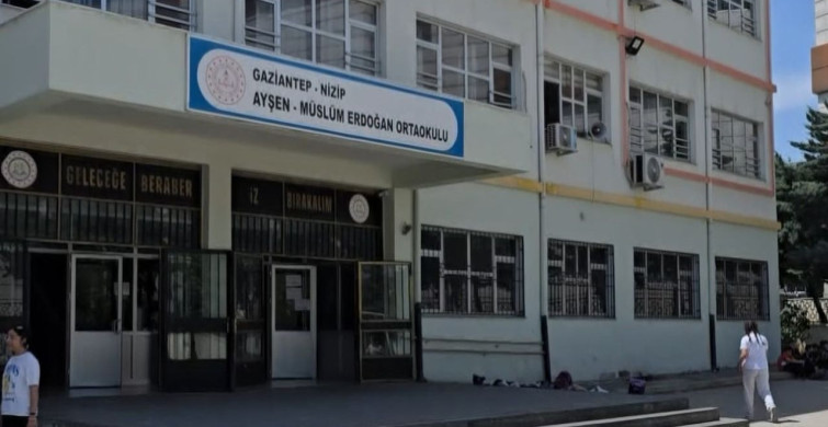 Öğretmenin Heimlich Manevrası Öğrenciyi Kurtardı