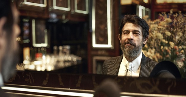 Okan Bayülgen'in Küveti Olay Oldu