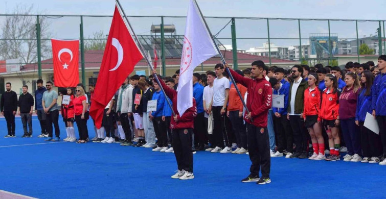 Okul Sporları Hokey Grup Müsabakaları Osmaniye'de Heyecanla Başladı