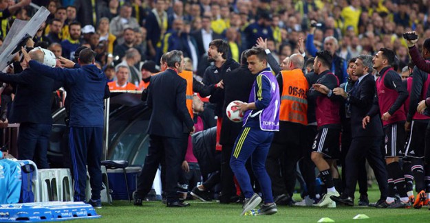 Olaylı Derbi Dünya Basınında!