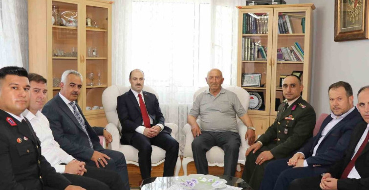 Oltu'da 15 Temmuz şehitleri dualarla anıldı
