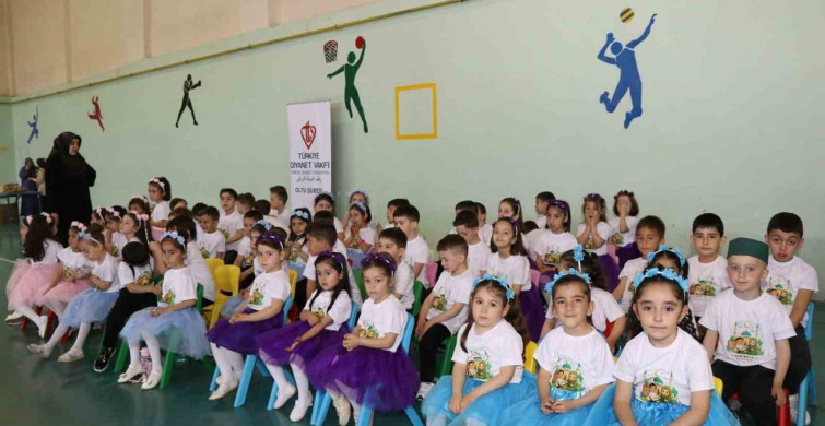 Oltu'da 4-6 Yaş Kur'an Kursu Yıl Sonu Coşkusu