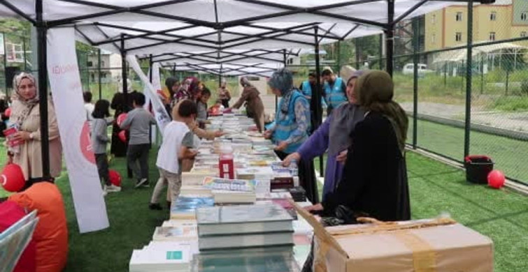 Oltu'da aileler birlikte kitap okuma etkinliği düzenlendi