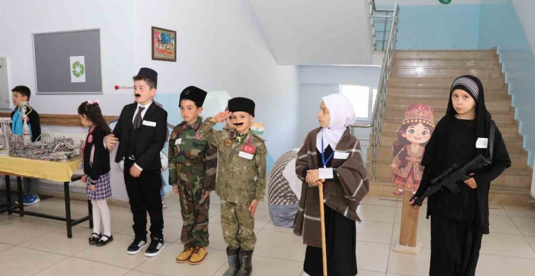 Oltu'da Bilim Şenliği Rüzgarı: Öğrenciler Tarihi Canlandırdı