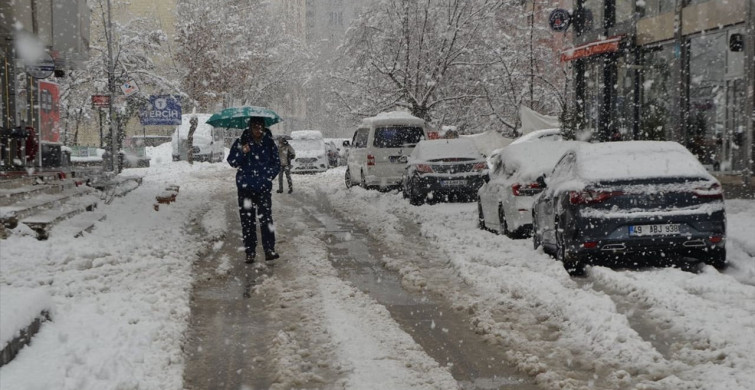 Olumsuz Hava Koşulları Nedeniyle 148 Yerleşim Yeri Ulaşıma Kapandı