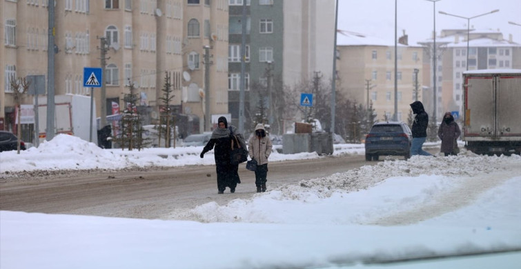 Olumsuz Hava Koşulları Türkiye'nin Doğu Bölgesinde Ulaşımı Etkiliyor