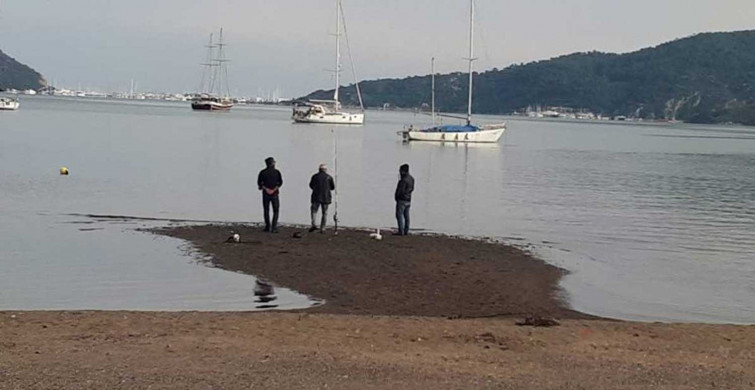 Oluşan adacıklarda balık tutan vatandaşlar şaşkına uğradı: 28 yıldır ilk kez görüyorum!