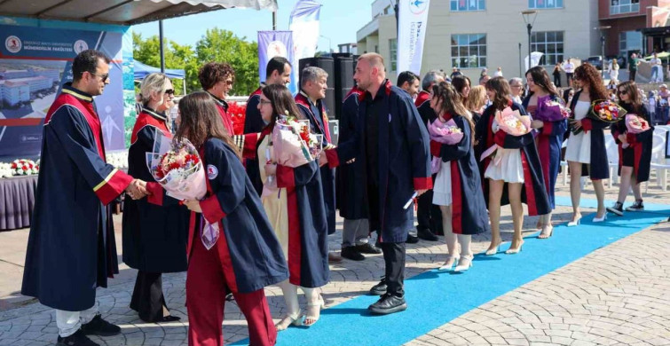 Omü mühendislik fakültesi mezunlarını geleceğe uğurladı