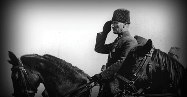 Önce Atatürk'ü Sonra Türk Ulusunu Koruyan Köstekli Saat