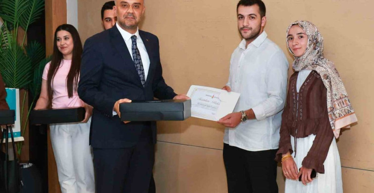 Onikişubat Belediyesi Evlilik Okulu’nun ilk mezunları sertifikalarını aldı