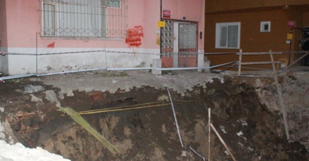 Ordu'da 5 katlı Binadaki Toprak Kayması Sonucunda Tahliye