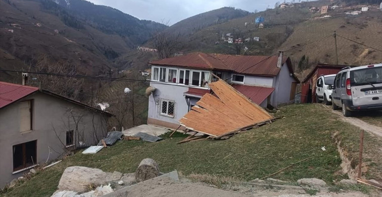 Ordu'da Fırtına Yüzünden Evlerin Çatısı Uçtu