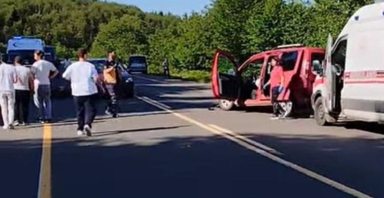 Ordu'da kontrolden çıkan araç park halindeki araca çarptı: 3 yaralı