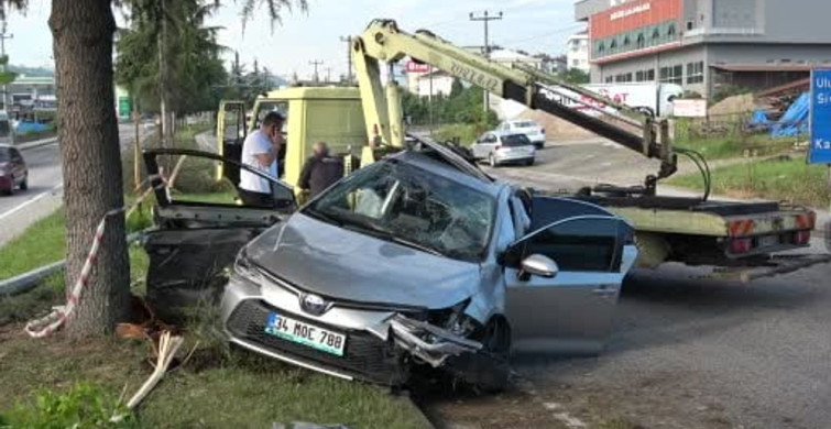 Ordu'da kontrolden çıkan otomobil refüje çıkarak ağaca ve aydınlatma direğine çarptı, 4 kişi yaralandı