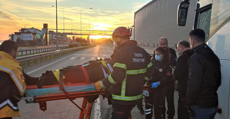 Ordu'da Otobüs ve Tır Çarpıştı: 4 Yaralı