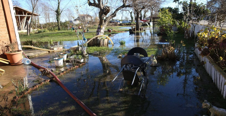 Ordu'da Şiddetli Rüzgar Dalgaları Hayatı Olumsuz Etkiledi