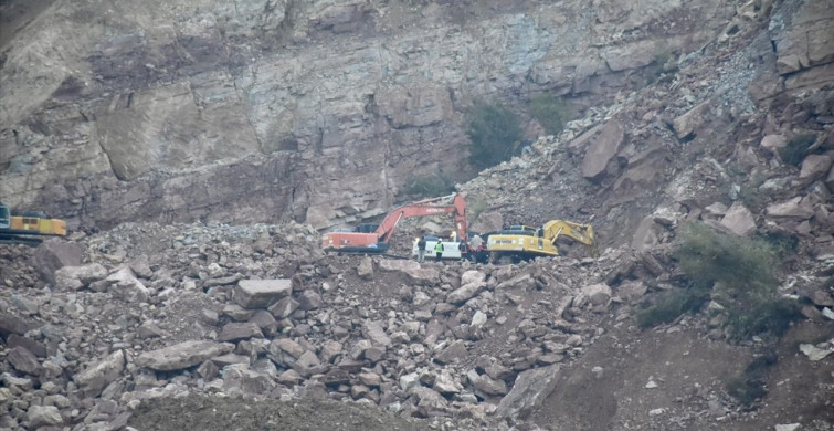 Ordu'da Taş Ocağı Göçüğünde Hayatını Kaybeden Şoför Defnedildi