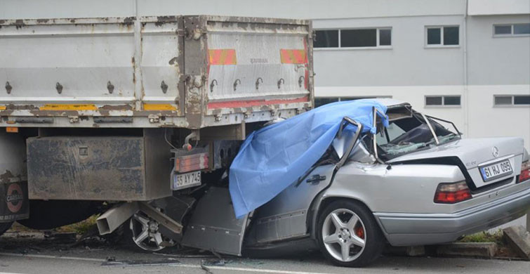 Ordu’da Tırın Altına Giren Otomobilin Sürücü Hayatını Kaybetti