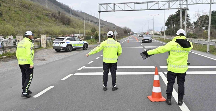 Ordu'da Trafik Denetimlerinde 15 Binden Fazla Araç Kontrol Edildi