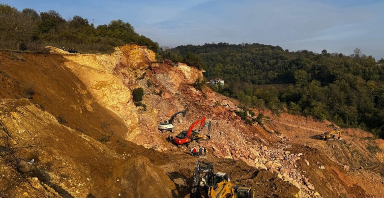 Ordu'daki Taş Ocağında Göçük Altında Kalan İşçi İçin Arama Çalışmaları Devam Ediyor