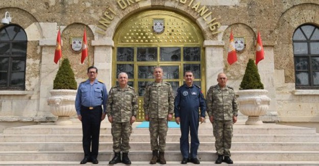 Orgeneral Hulusi Akar, Afrin'de Kullanılan İHA'ların Üretimini İnceledi