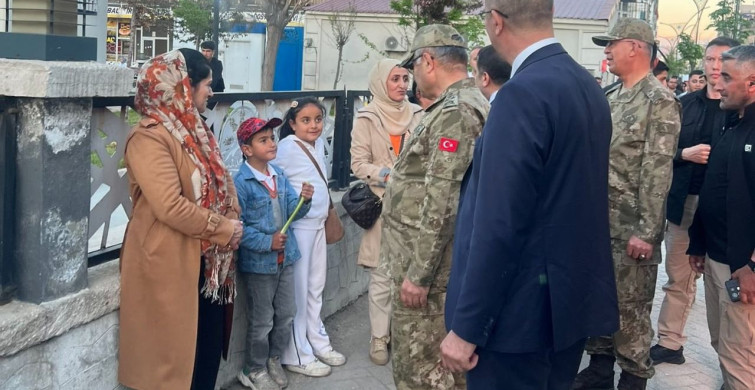 Orgeneral Metin Tokel Yüksekova’da Esnaf ve Gazilerle Buluştu