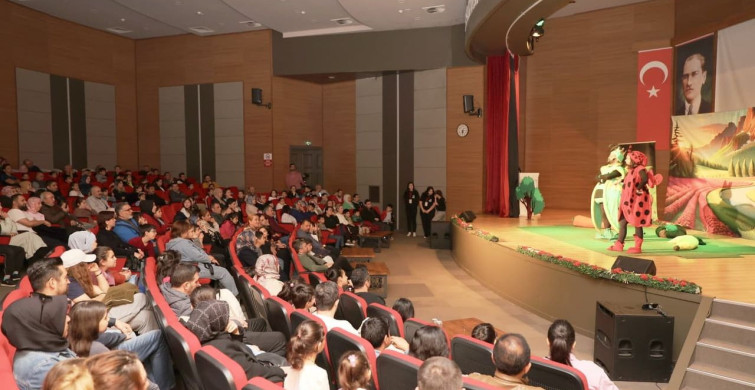 Ormanlar Kralı Ağustos Böceği Tiyatrosu Çocuklarla Buluştu