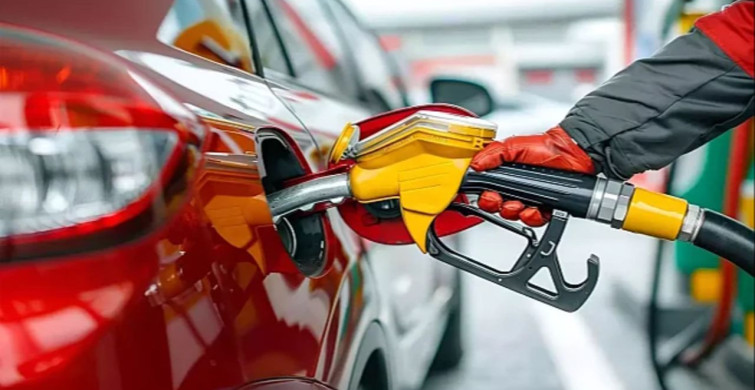 Orta Doğu Ateşi Petrolü Yaktı! Bu Gece Zam Var: Depoları Doldurmak İçin Son Saatler