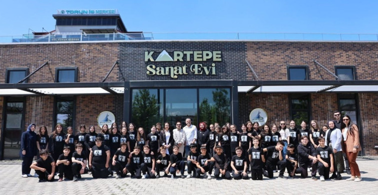 Ortaokul Öğrencilerinden Barış Manço Temalı Sergi